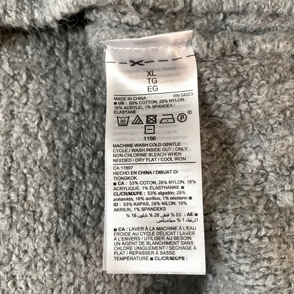 OLD NAVY Cozy Oversized Pullover Boucle Crew Neck Sweater - Light Grey Heather - Picture 11 of 12